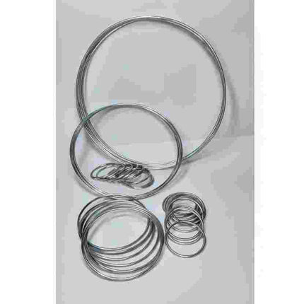 Argollas metálicas 8cm en distintos tamaños para manualidades en Chile. Ideales para macramé, atrapasueños y proyectos de costura creativa.