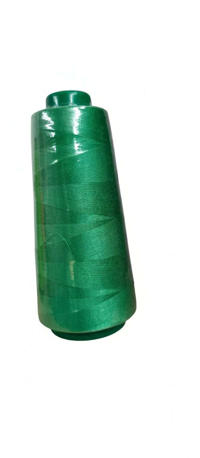 Hilo verde 2000 yardas para costura profesional, ideal para máquinas industriales y domésticas. Alta resistencia y durabilidad garantizada.