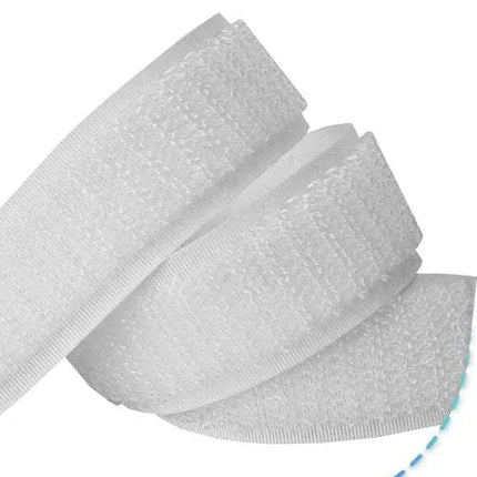 Velcro ancho blanco de 10cm x 25m con alta resistencia, ideal para confección y tapicería. Cierre de contacto duradero para proyectos creativos.