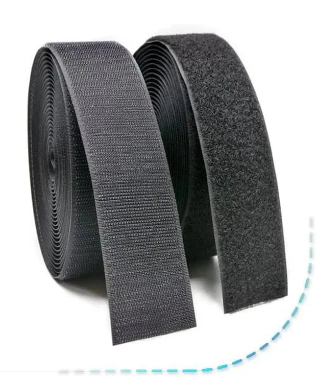Velcro negro 5cm de alta adherencia en rollo completo de 25m, ideal para confección profesional y proyectos de alta resistencia.