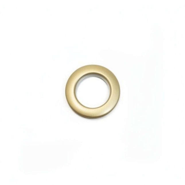 Argolla ojetillo a presión para cortinas de 45mm en color oro, ideal para decoración del hogar. Fácil instalación sin costura, acabado elegante.