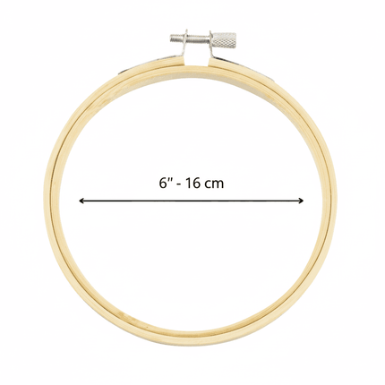 Bastidor de bambú N°6 de 16cm con tornillo metálico ajustable, perfecto para bordado profesional. Producto destacado en Tiendas Lupe Chile.