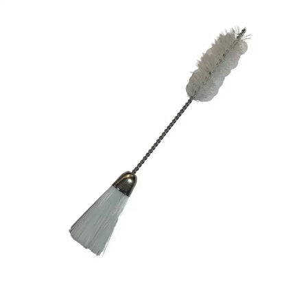 Brocha Limpiadora BR1 con cerdas resistentes y mango metálico trenzado. Ideal para limpieza profunda en herramientas y superficies difíciles.
