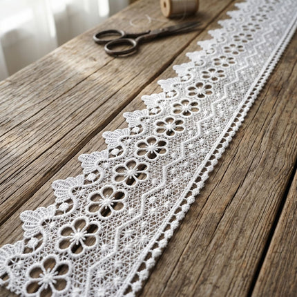 Encaje de Guipur Ancho con Flores Festoneado Blanco — Tiendas Lupe