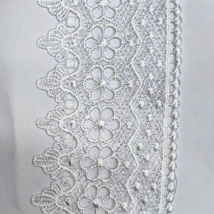 Encaje de Guipur Ancho con Flores Festoneado Blanco — Tiendas Lupe en Chile - Tiendas Lupe