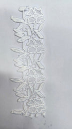 Tira de Guipur Floral con Hojas en Relieve Blanco — Tiendas Lupe en Chile - Tiendas Lupe