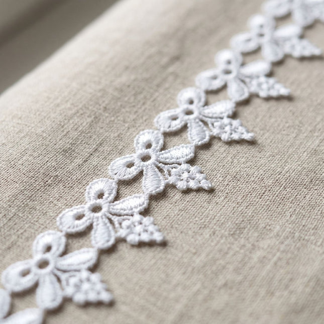 Tira de Guipur Flores y Hojas Blanco — Tiendas Lupe
