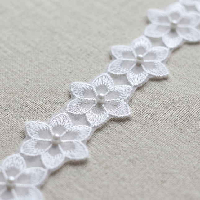 Tira de Organza con Flores y Perla Blanca — Tiendas Lupe
